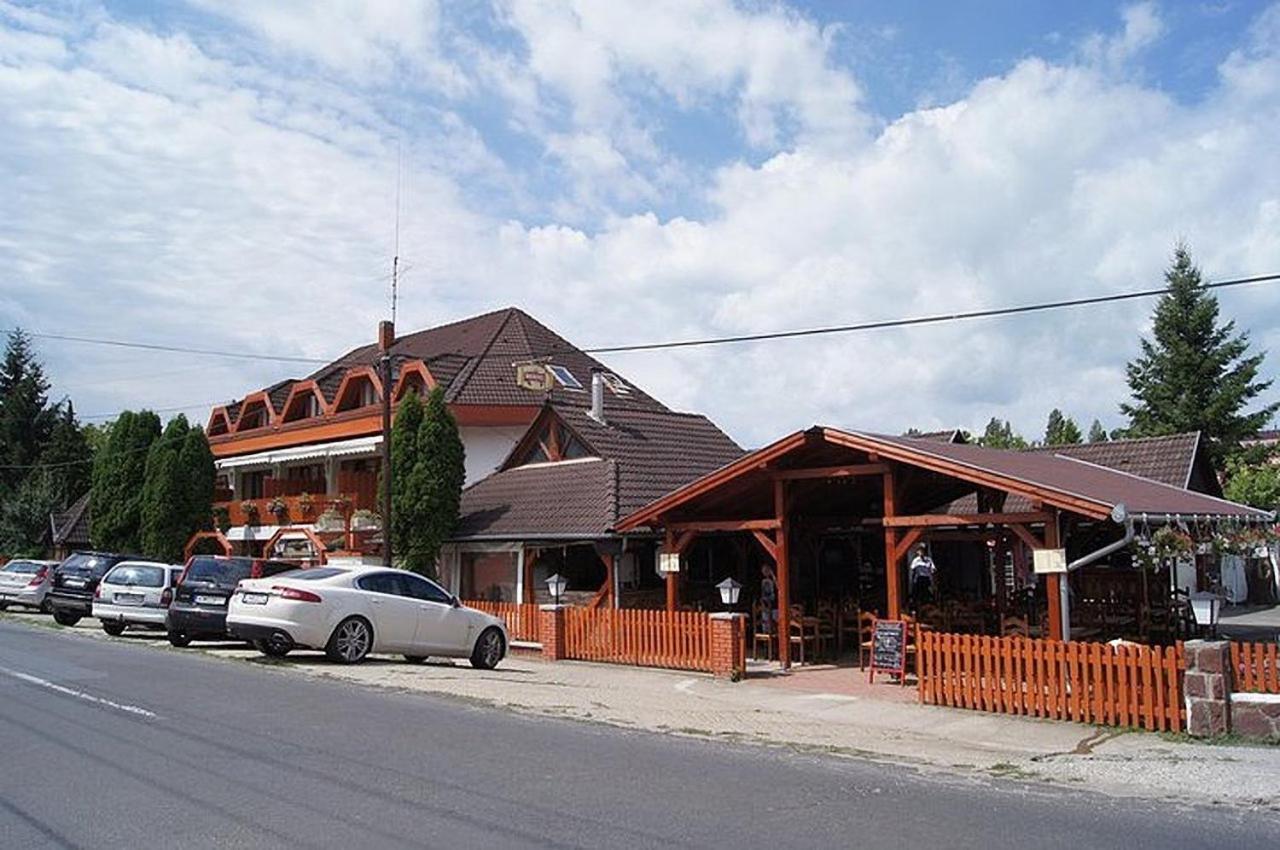 Retro Hotel Merid Zamárdi Екстериор снимка