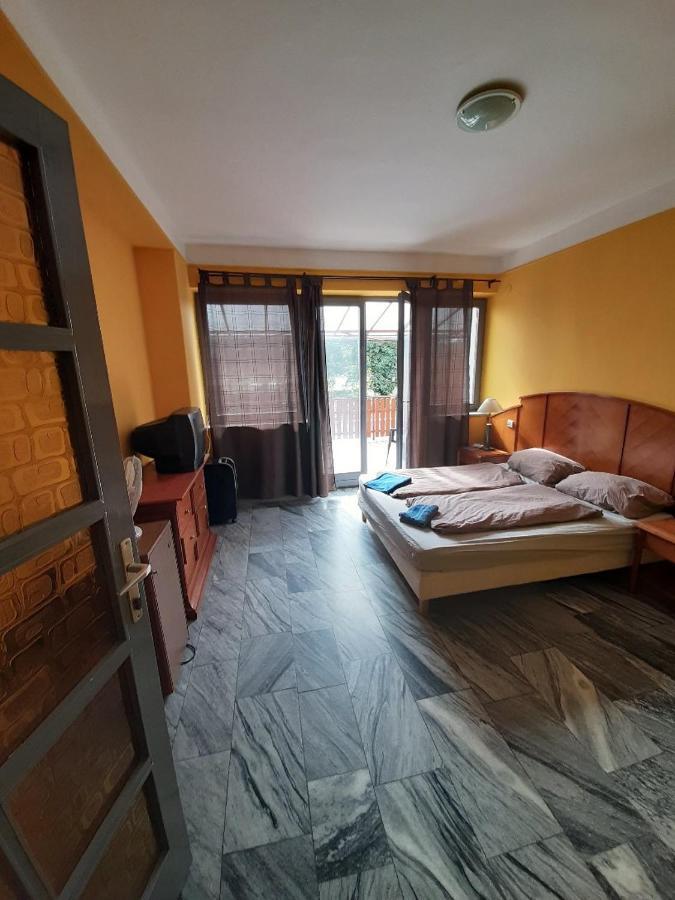 Retro Hotel Merid Zamárdi Екстериор снимка