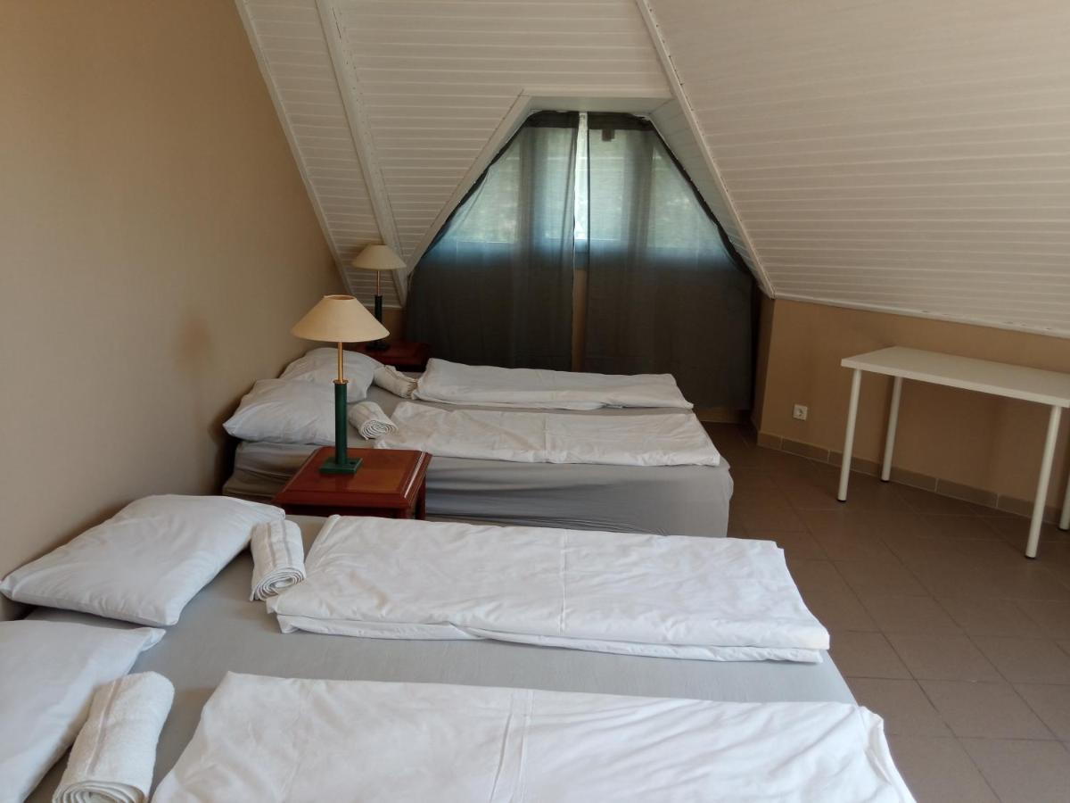 Retro Hotel Merid Zamárdi Екстериор снимка