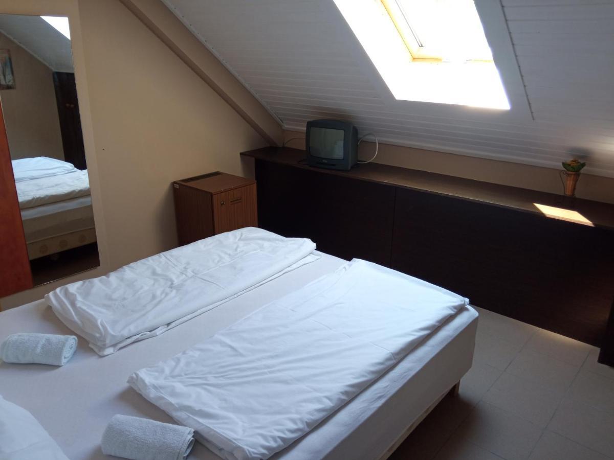Retro Hotel Merid Zamárdi Екстериор снимка