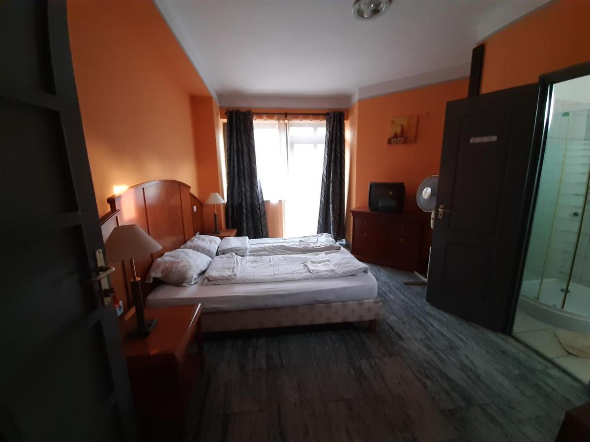 Retro Hotel Merid Zamárdi Екстериор снимка